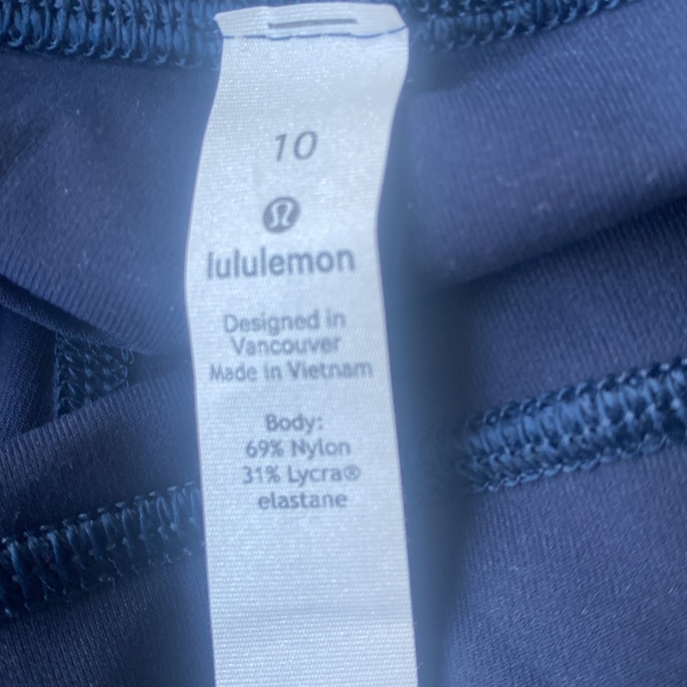 Lululemon navy wunder under - size 10 - Picture 4 of 5